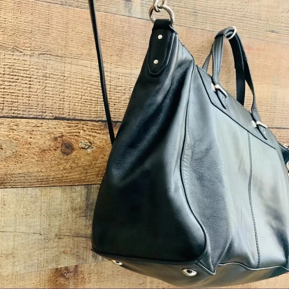 Coach leather purse - Picture 4 of 8